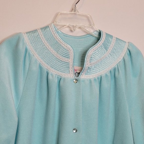 Vintage Evelyn Pearson Polyester Robe Womens Large Light Blue Pearl Snaps - Picture 2 of 9